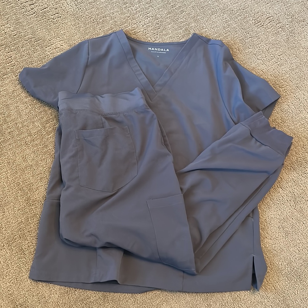 Gray Mandala Scrubs Large